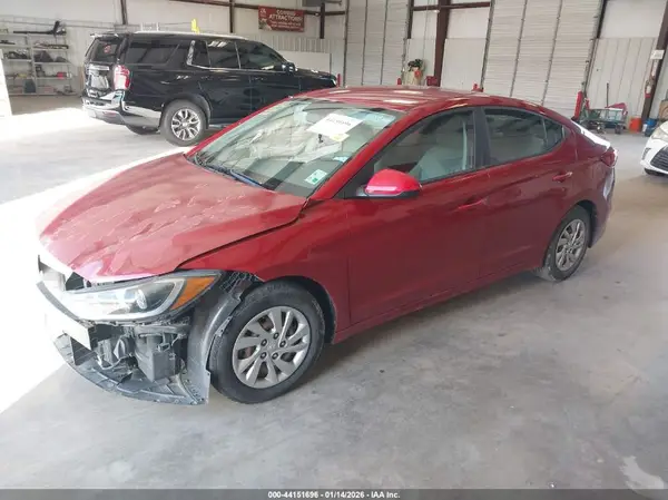 KMHD74LF6HU351256 2017 HYUNDAI ELANTRA - Image 2