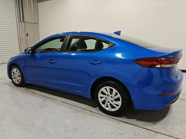 KMHD74LF6HU351659 2017 HYUNDAI ELANTRA - Image 2