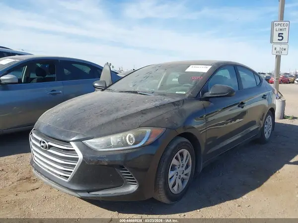 KMHD74LF6HU367117 2017 HYUNDAI ELANTRA - Image 2
