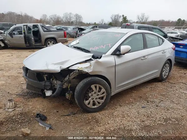 KMHD74LF6HU367196 2017 HYUNDAI ELANTRA - Image 2