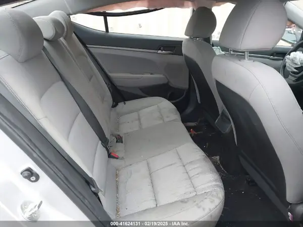 KMHD74LF6HU367196 2017 HYUNDAI ELANTRA - Image 8