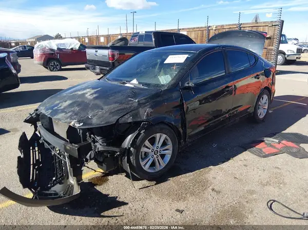 KMHD74LF6HU376464 2017 HYUNDAI ELANTRA - Image 2