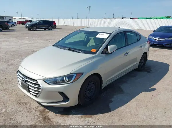 KMHD74LF6HU391997 2017 HYUNDAI ELANTRA - Image 2