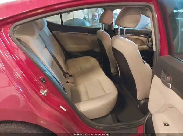 KMHD74LF6HU392065 2017 HYUNDAI ELANTRA - Image 8