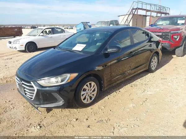 KMHD74LF6HU394883 2017 HYUNDAI ELANTRA - Image 2