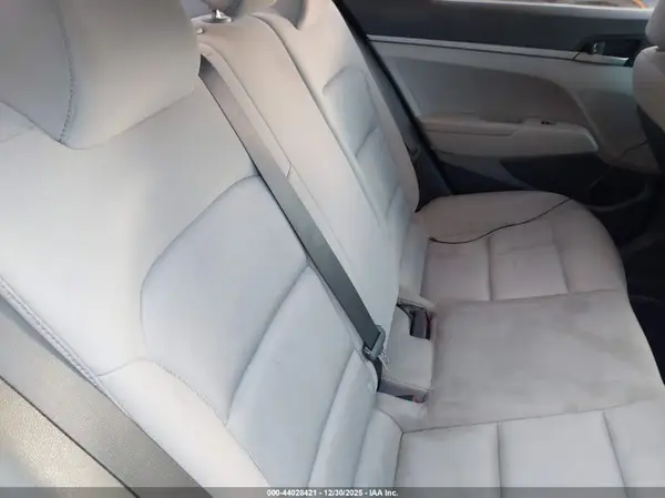 KMHD74LF6JU575004 2018 HYUNDAI ELANTRA - Image 8