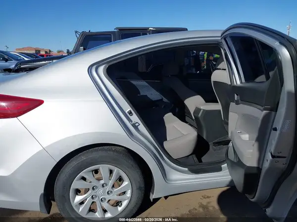 KMHD74LF6JU609331 2018 HYUNDAI ELANTRA - Image 8