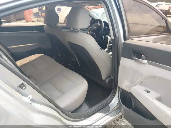 KMHD74LF6JU648422 2018 HYUNDAI ELANTRA - Image 8