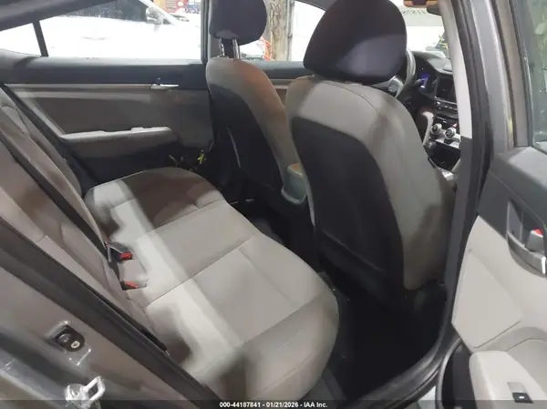 KMHD74LF6KU785006 2019 HYUNDAI ELANTRA - Image 8