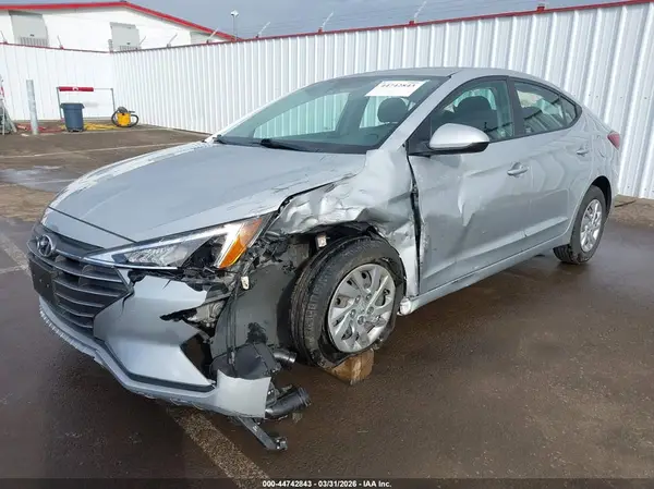 KMHD74LF6LU952899 2020 HYUNDAI ELANTRA - Image 2