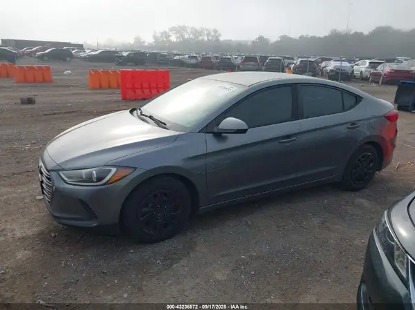 KMHD74LF7HU084015 2017 HYUNDAI ELANTRA - Image 2