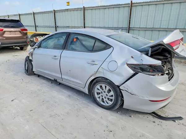 KMHD74LF7HU087593 2017 HYUNDAI ELANTRA - Image 2