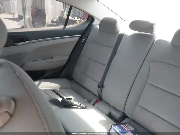 KMHD74LF7HU094057 2017 HYUNDAI ELANTRA - Image 8