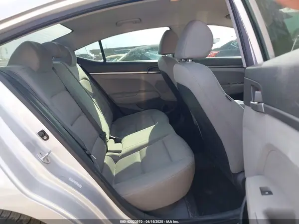 KMHD74LF7HU112945 2017 HYUNDAI ELANTRA - Image 8