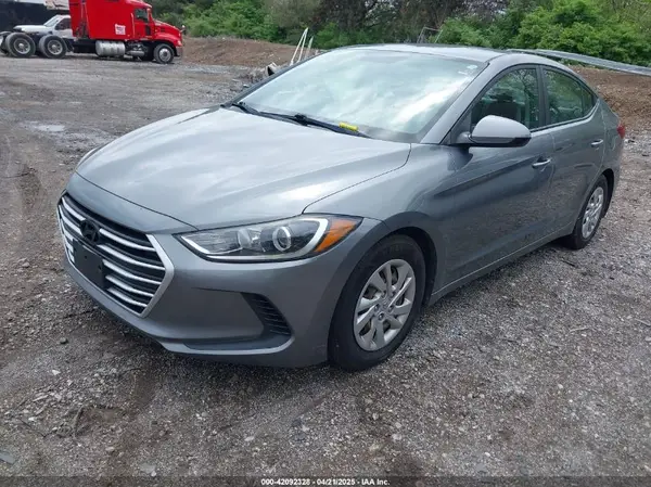 KMHD74LF7HU112993 2017 HYUNDAI ELANTRA - Image 2