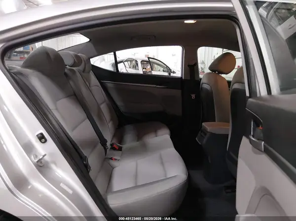 KMHD74LF7HU114632 2017 HYUNDAI ELANTRA - Image 8