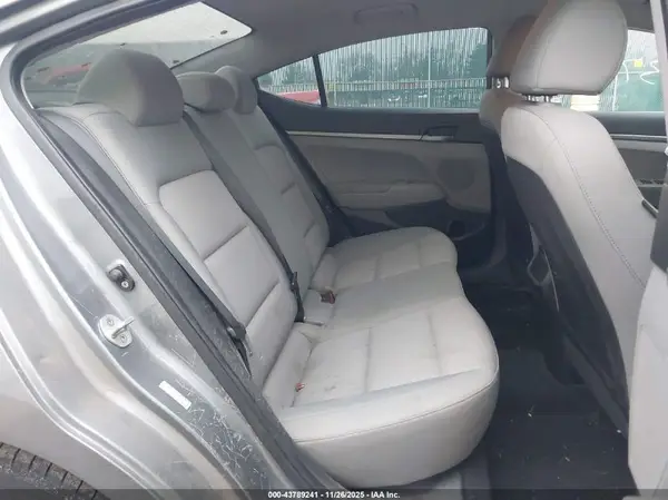 KMHD74LF7HU117434 2017 HYUNDAI ELANTRA - Image 8