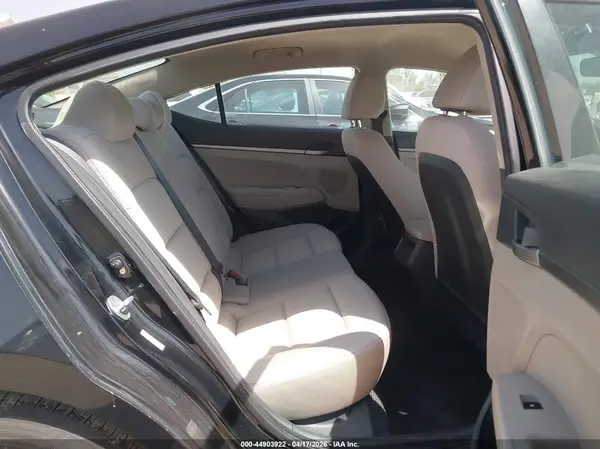 KMHD74LF7HU119703 2017 HYUNDAI ELANTRA - Image 8