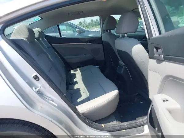 KMHD74LF7HU136503 2017 HYUNDAI ELANTRA - Image 8