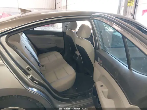 KMHD74LF7HU315169 2017 HYUNDAI ELANTRA - Image 8