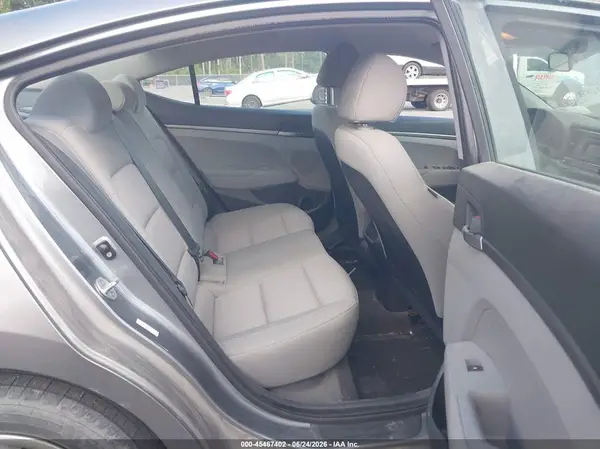 KMHD74LF7HU369104 2017 HYUNDAI ELANTRA - Image 8