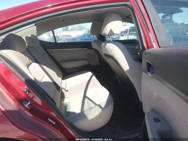 KMHD74LF7HU391846 2017 HYUNDAI ELANTRA - Image 8