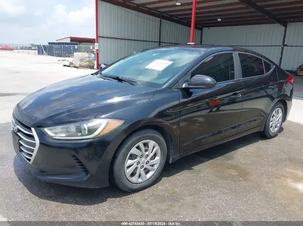 KMHD74LF7HU394875 2017 HYUNDAI ELANTRA - Image 2
