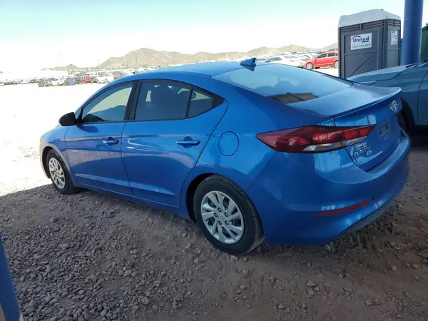 KMHD74LF7HU417698 2017 HYUNDAI ELANTRA - Image 2