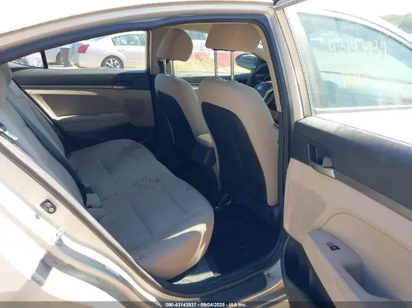 KMHD74LF7HU417801 2017 HYUNDAI ELANTRA - Image 8