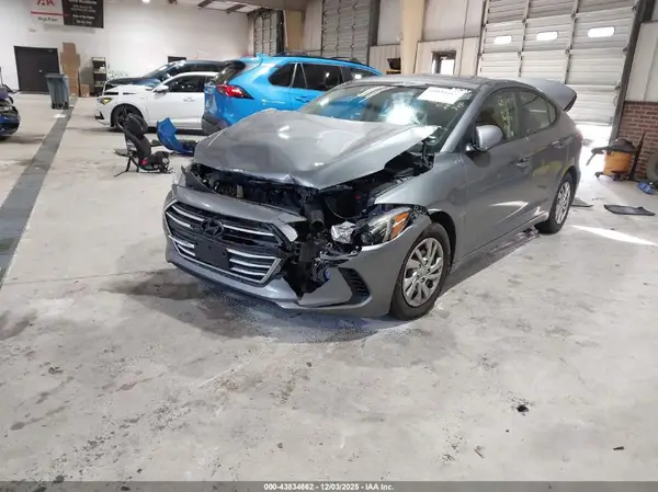 KMHD74LF7JU452991 2018 HYUNDAI ELANTRA - Image 2
