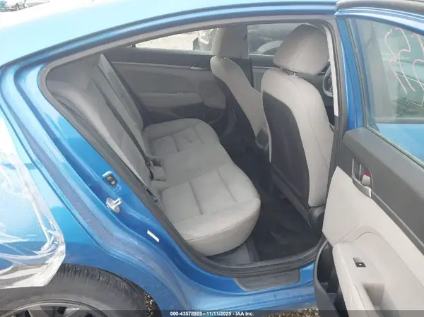 KMHD74LF7JU454272 2018 HYUNDAI ELANTRA - Image 8