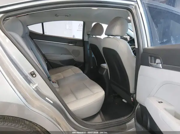 KMHD74LF7JU469905 2018 HYUNDAI ELANTRA - Image 8