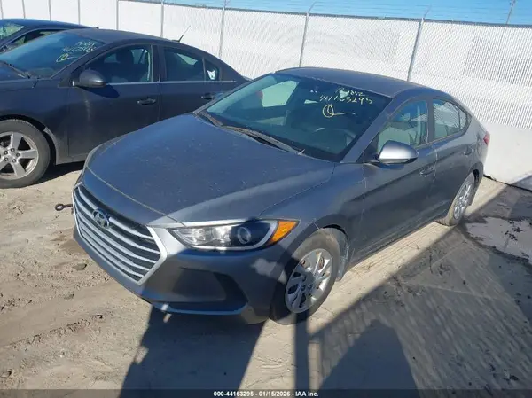 KMHD74LF7JU472495 2018 HYUNDAI ELANTRA - Image 2