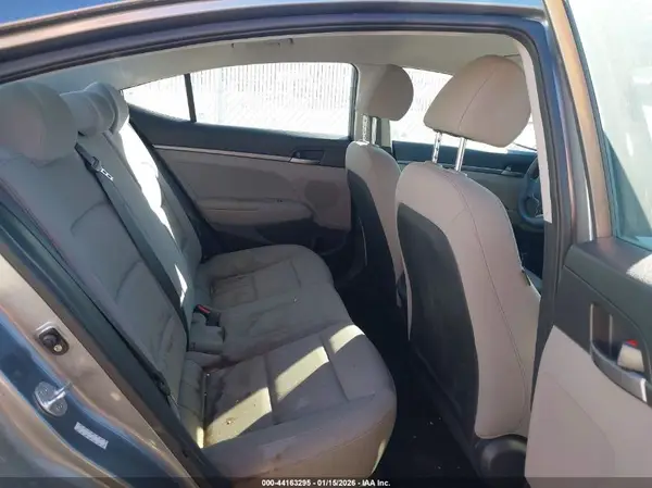 KMHD74LF7JU472495 2018 HYUNDAI ELANTRA - Image 8