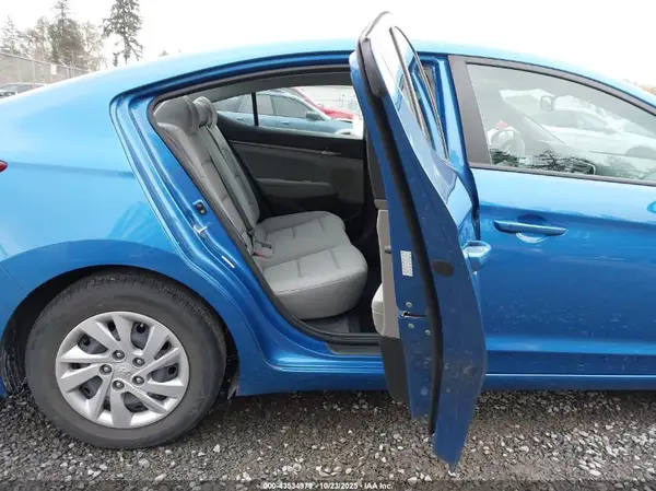 KMHD74LF7JU472903 2018 HYUNDAI ELANTRA - Image 8
