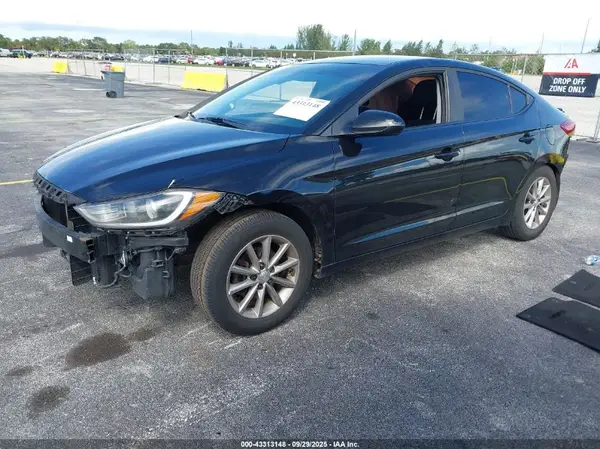 KMHD74LF7JU520433 2018 HYUNDAI ELANTRA - Image 2
