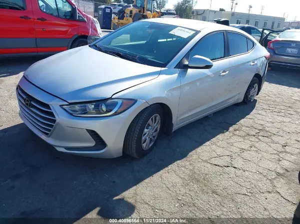 KMHD74LF7JU562925 2018 HYUNDAI ELANTRA - Image 2