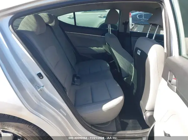 KMHD74LF7JU562925 2018 HYUNDAI ELANTRA - Image 8