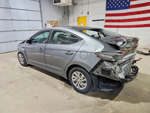 KMHD74LF7JU576632 2018 HYUNDAI ELANTRA - Image 2