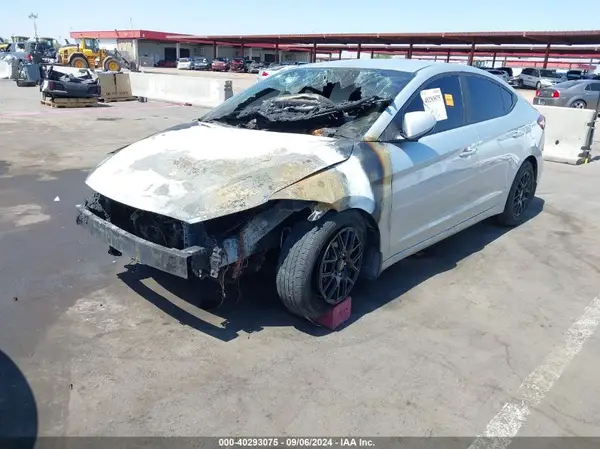 KMHD74LF7JU619687 2018 HYUNDAI ELANTRA - Image 2