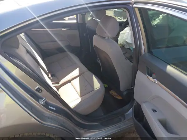 KMHD74LF7KU814853 2019 HYUNDAI ELANTRA - Image 8