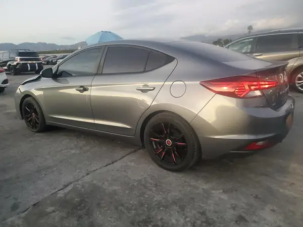 KMHD74LF7KU823875 2019 HYUNDAI ELANTRA - Image 2