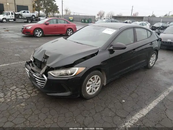KMHD74LF8HU058099 2017 HYUNDAI ELANTRA - Image 2