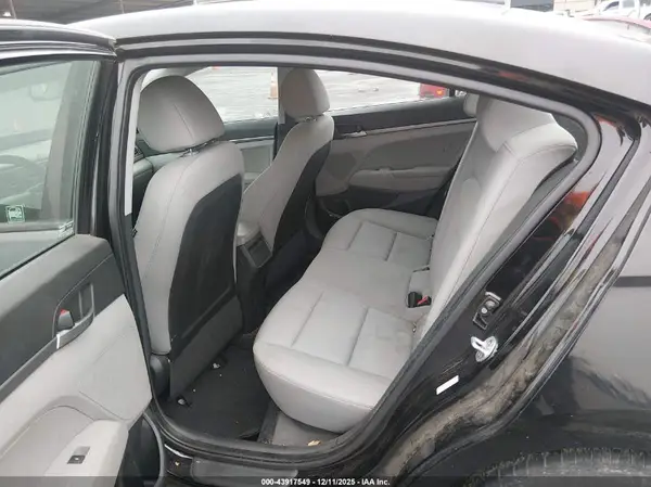 KMHD74LF8HU058099 2017 HYUNDAI ELANTRA - Image 8