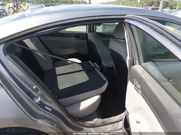 KMHD74LF8HU071399 2017 HYUNDAI ELANTRA - Image 8