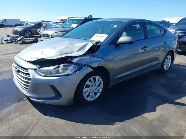 KMHD74LF8HU072455 2017 HYUNDAI ELANTRA - Image 2