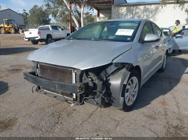 KMHD74LF8HU084069 2017 HYUNDAI ELANTRA - Image 2