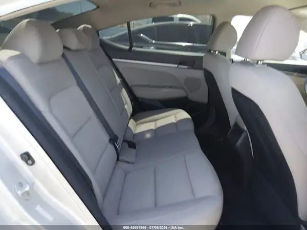 KMHD74LF8HU084380 2017 HYUNDAI ELANTRA - Image 8
