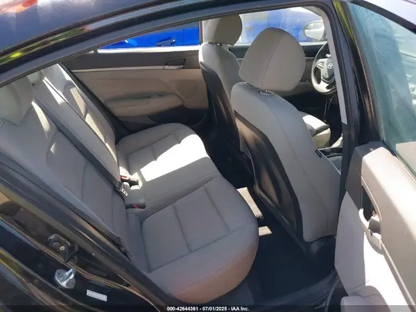 KMHD74LF8HU084668 2017 HYUNDAI ELANTRA - Image 8