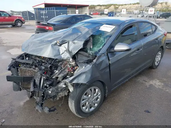 KMHD74LF8HU099302 2017 HYUNDAI ELANTRA - Image 2